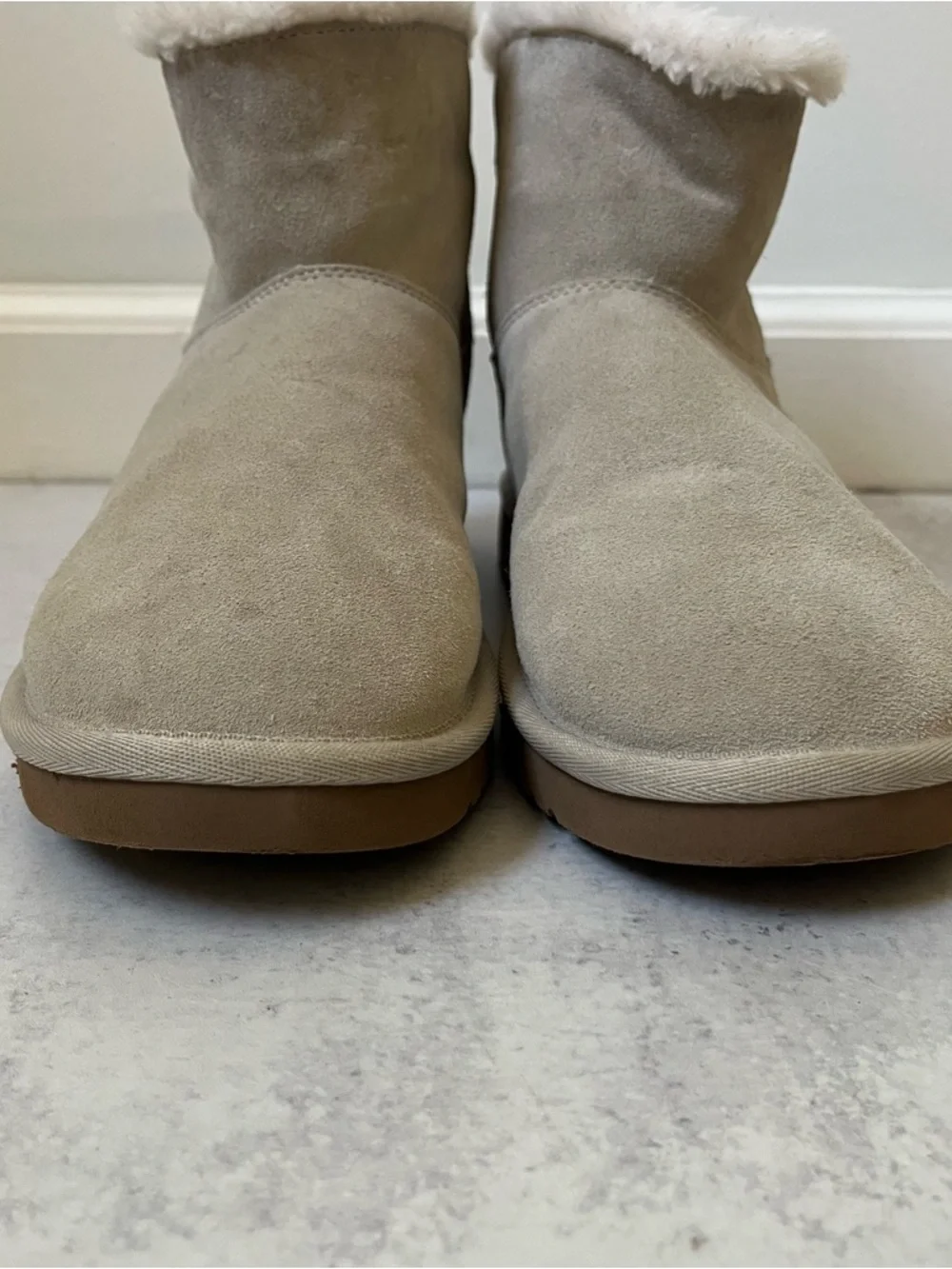 UGG Suede Ankle Boot 8 Lined Single Button Koolaburra Nalie